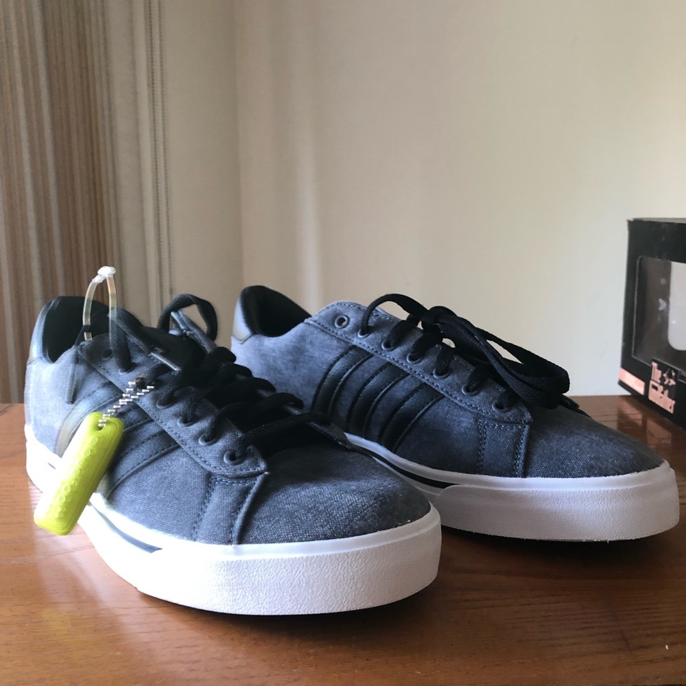 ADIDAS CLOUDS